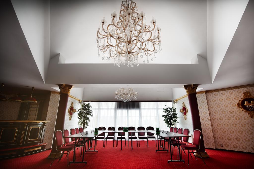Hotel Palac Royal Rzeszów Zewnętrze zdjęcie